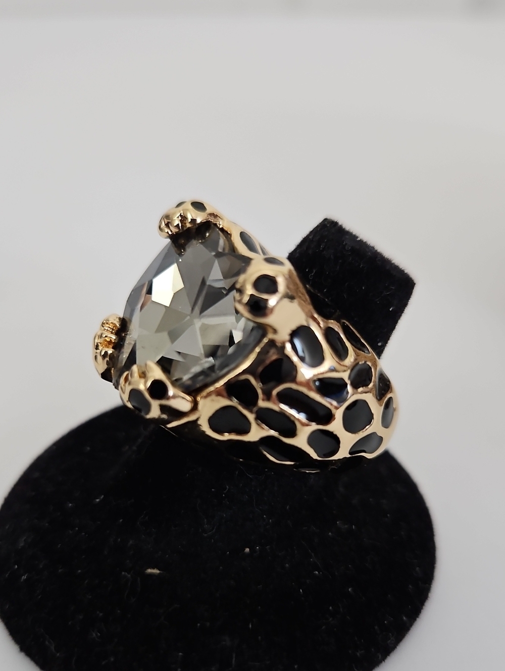 Betsey Johnson NWT Cocktail Ring - Picture 2 of 7